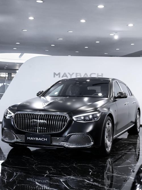 成都12岚图汽车的售后服务让用户无忧出行，迈巴赫未来的豪华车趋势