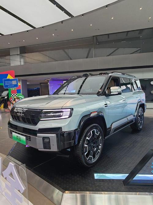 成都12比亚迪方程豹硬派越野的爆款，英菲尼迪35周年与你共成长